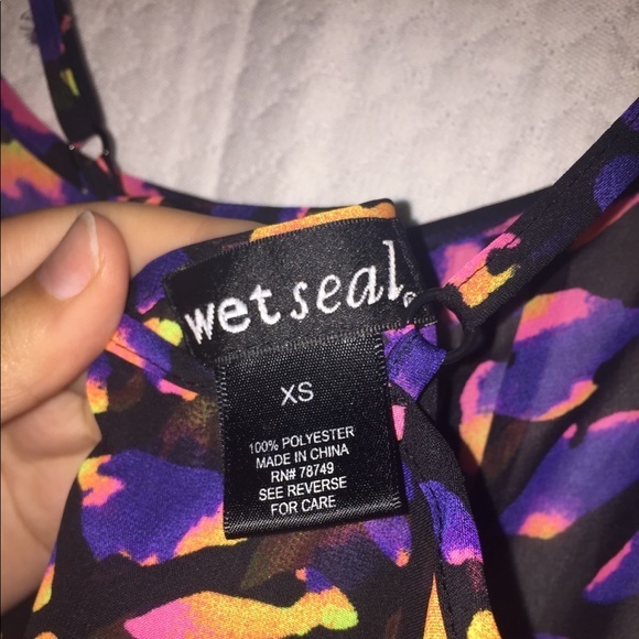 🐆WetSeal XS Crop Tank Top🐆 - Picture 4 of 4